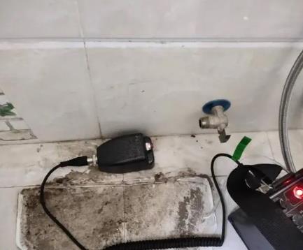 太白屋顶漏水维修公司分享下卫生间漏水的危害及解决方法